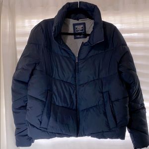 Brand new A&F navy puffer, size M